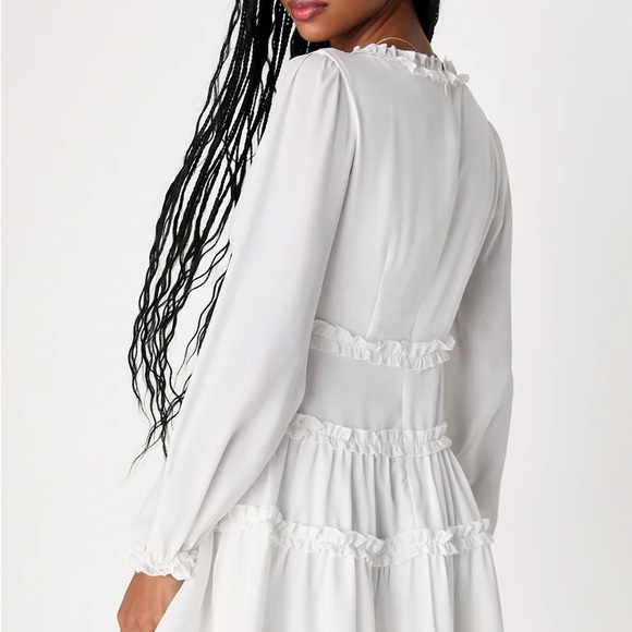 Elegant White Ruffled Dress - Picture 4 of 6